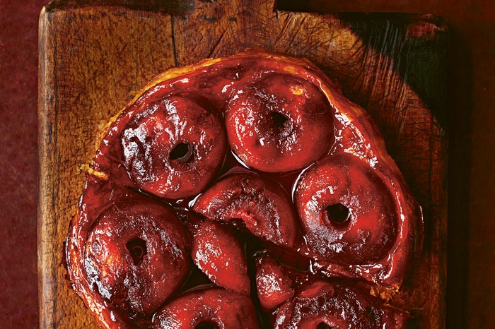 Tarte tatin, sliced